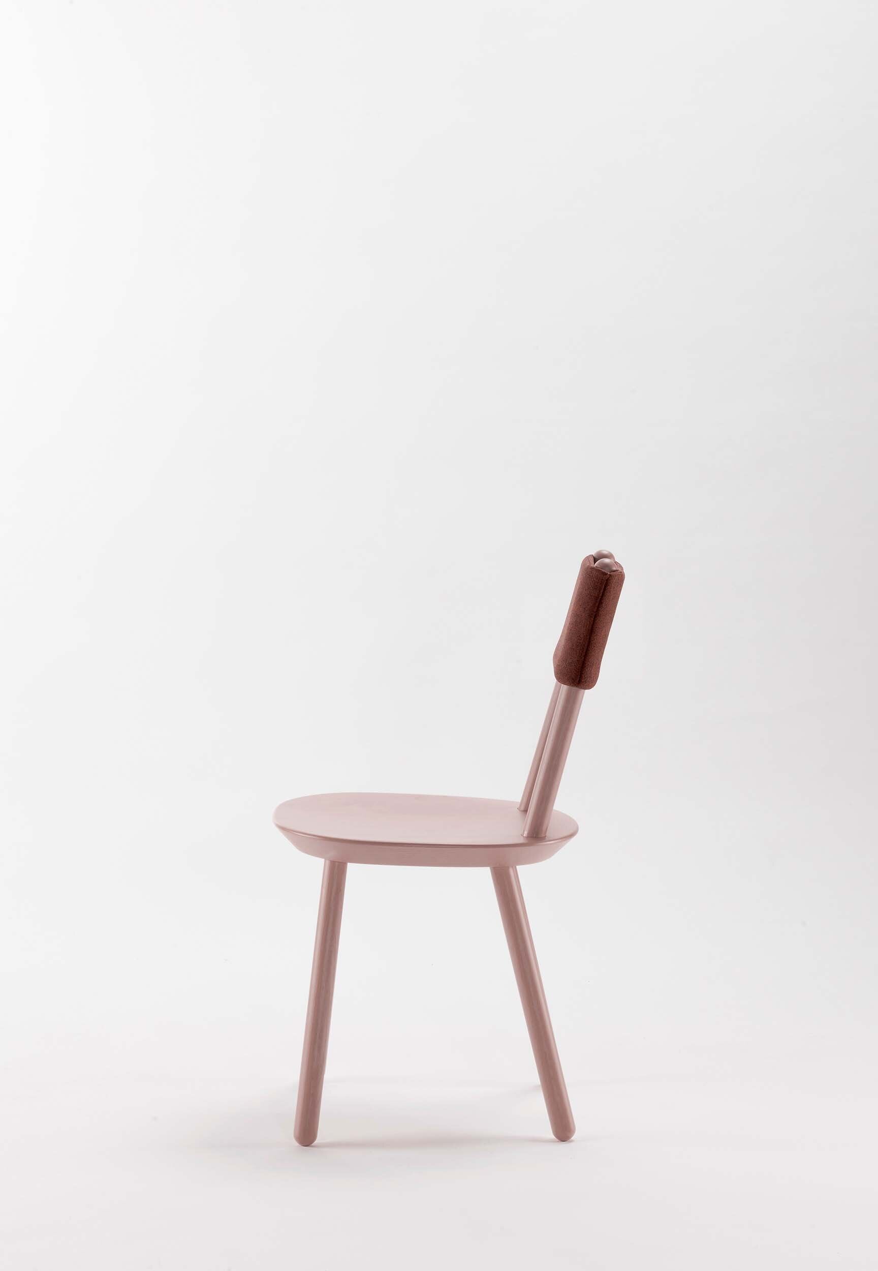 Silla de Comedor Naïve de Madera y Tapizado Minimalista – Diseño Escandinavo