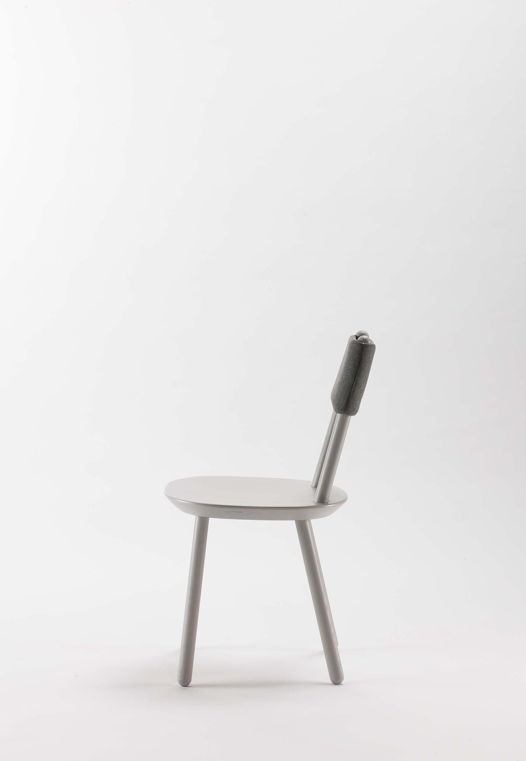 Silla de Comedor Naïve de Madera y Tapizado Minimalista – Diseño Escandinavo