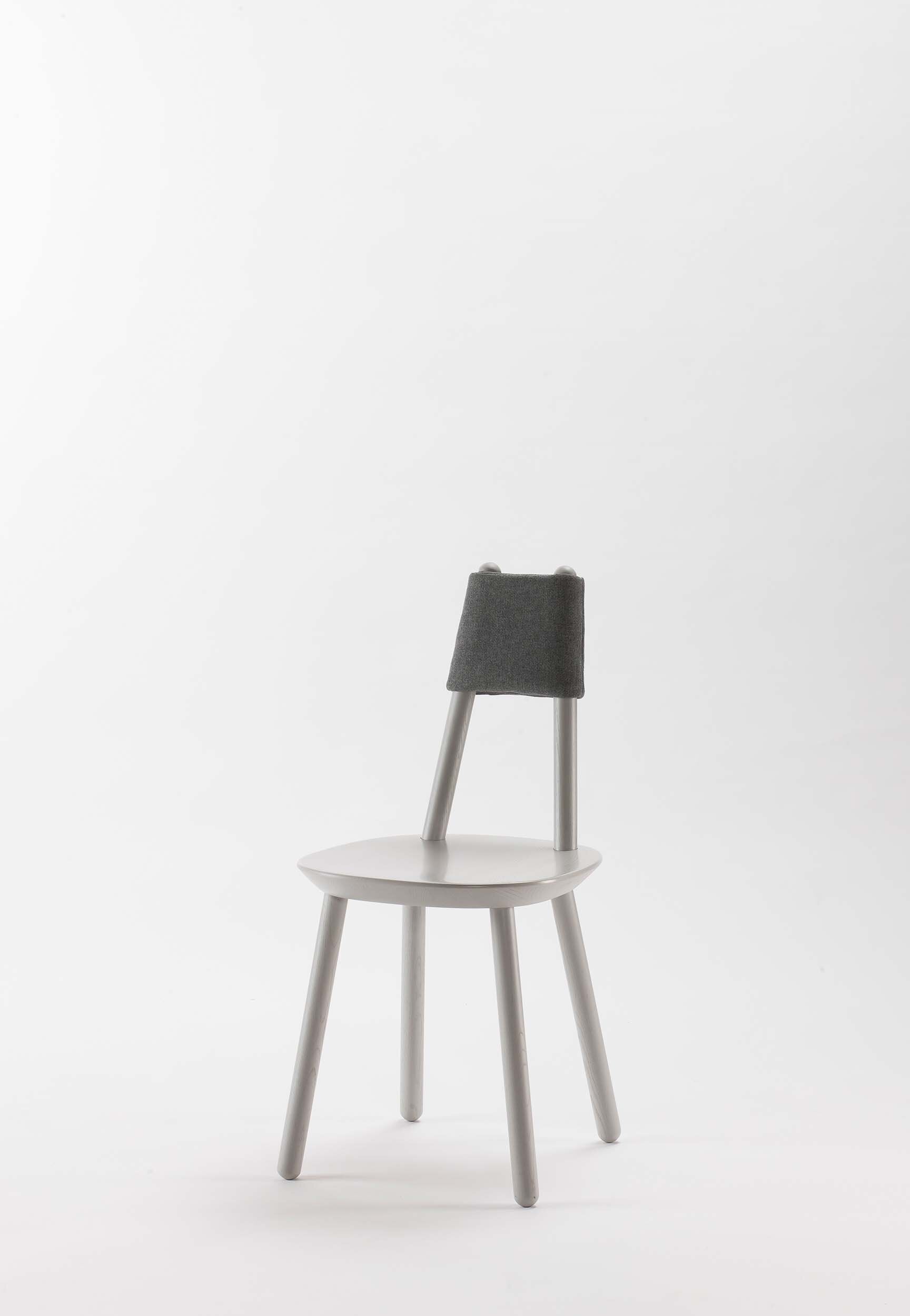 Silla de Comedor Naïve de Madera y Tapizado Minimalista – Diseño Escandinavo