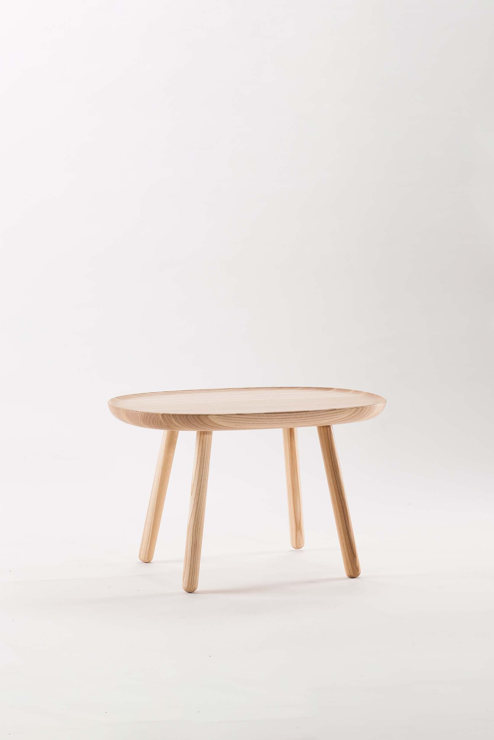Mesa Auxiliar Naïve de Madera Maciza – Diseño Escandinavo Minimalista