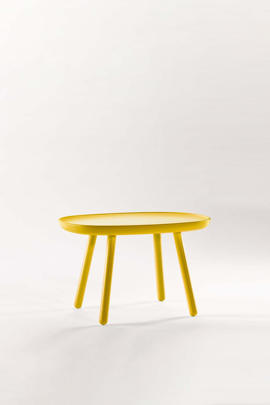 Mesa Auxiliar Naïve de Madera Maciza – Diseño Escandinavo Minimalista