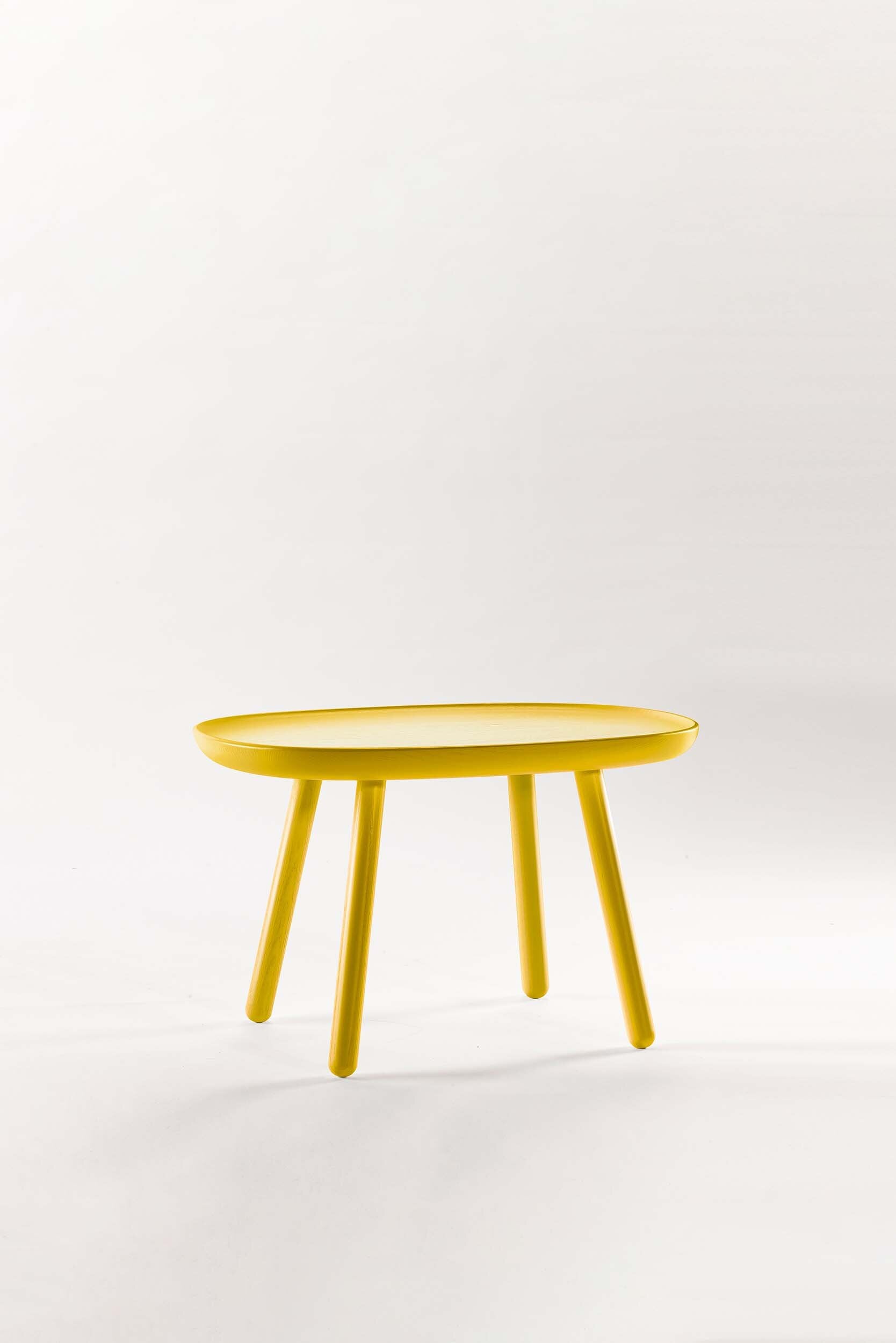 Mesa Auxiliar Naïve de Madera Maciza – Diseño Escandinavo Minimalista