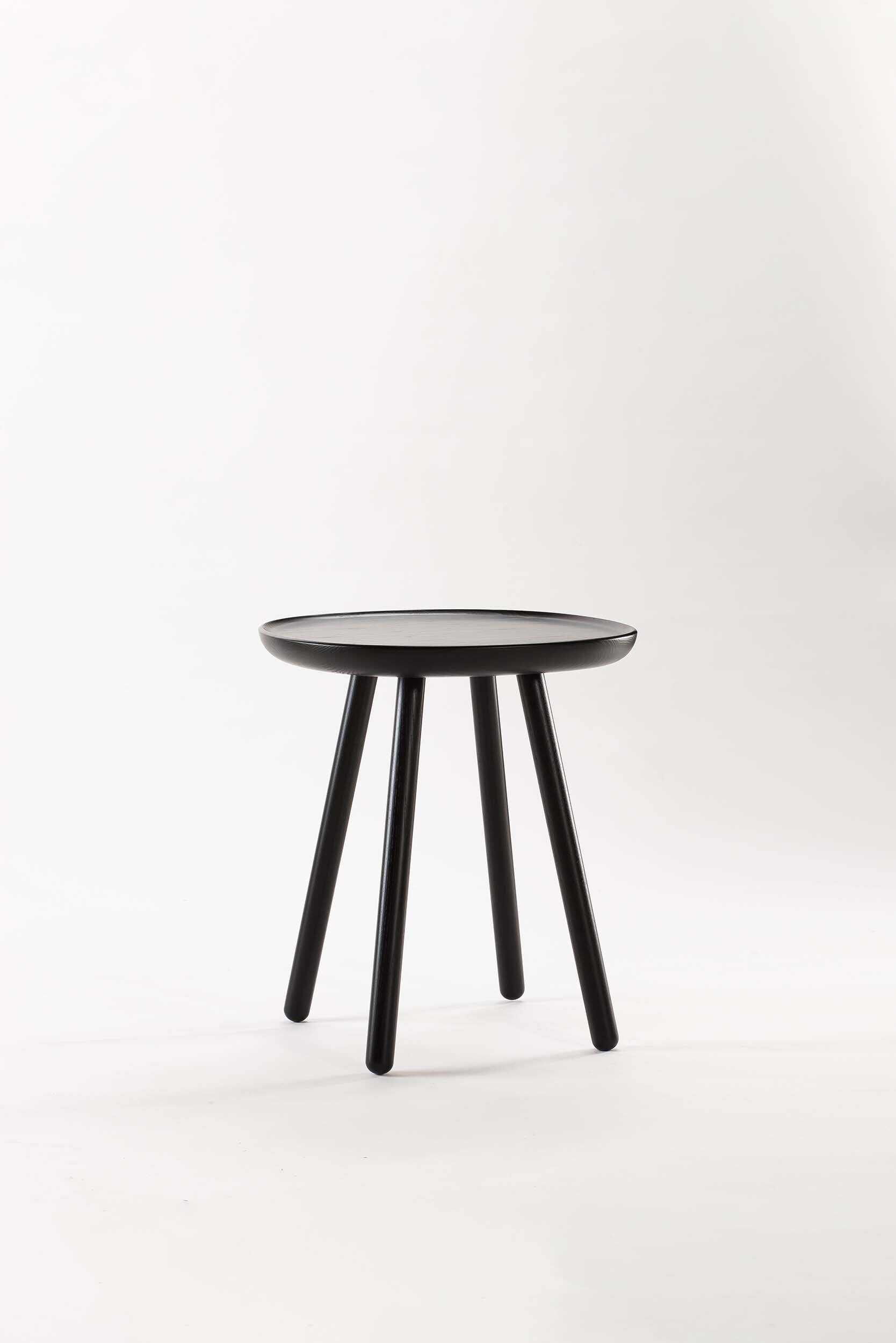 Mesa Auxiliar Naïve de Madera Maciza – Diseño Escandinavo Minimalista