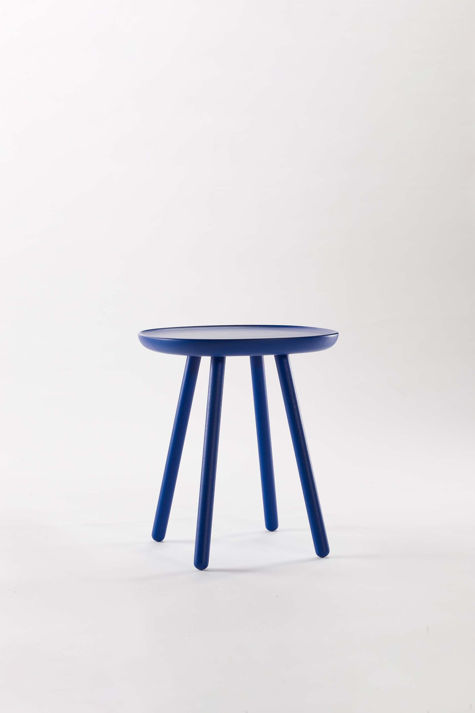 Mesa Auxiliar Naïve de Madera Maciza – Diseño Escandinavo Minimalista