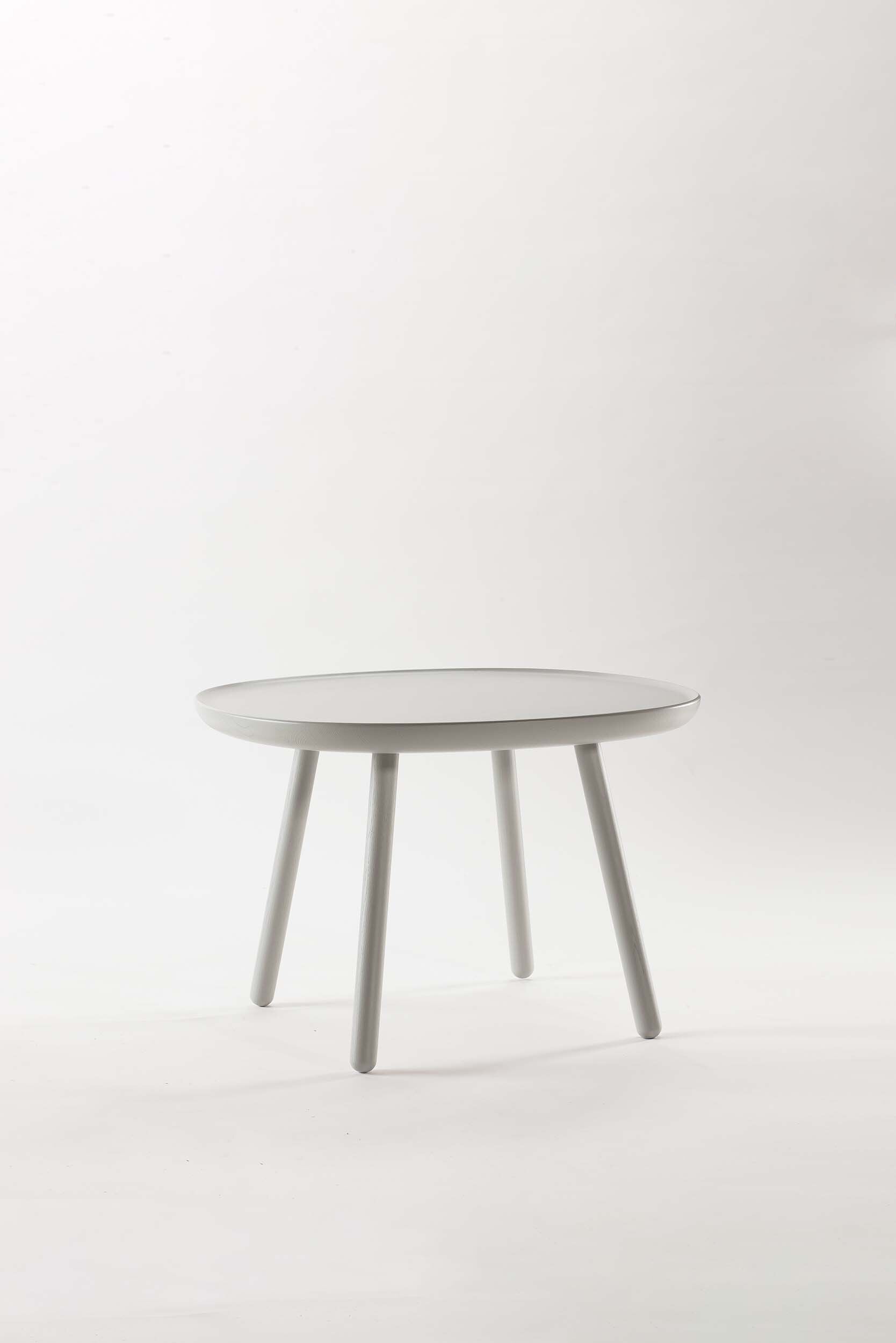 Mesa Auxiliar Naïve de Madera Maciza – Diseño Escandinavo Minimalista