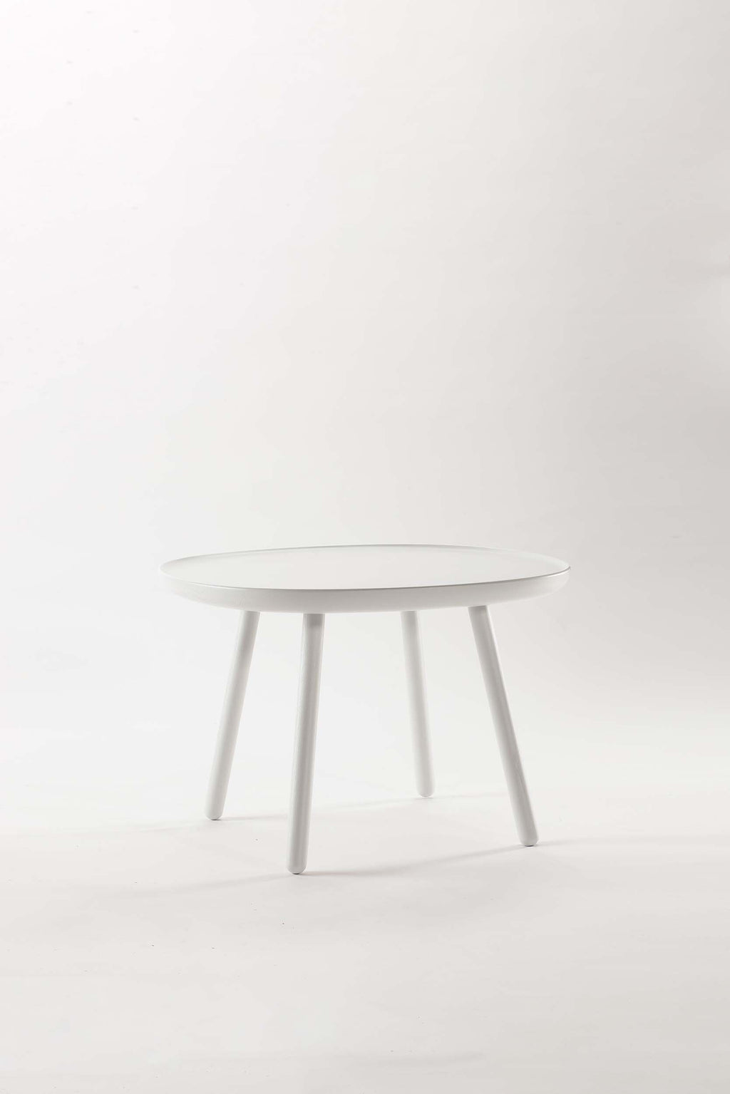 Mesa Auxiliar Naïve de Madera Maciza – Diseño Escandinavo Minimalista